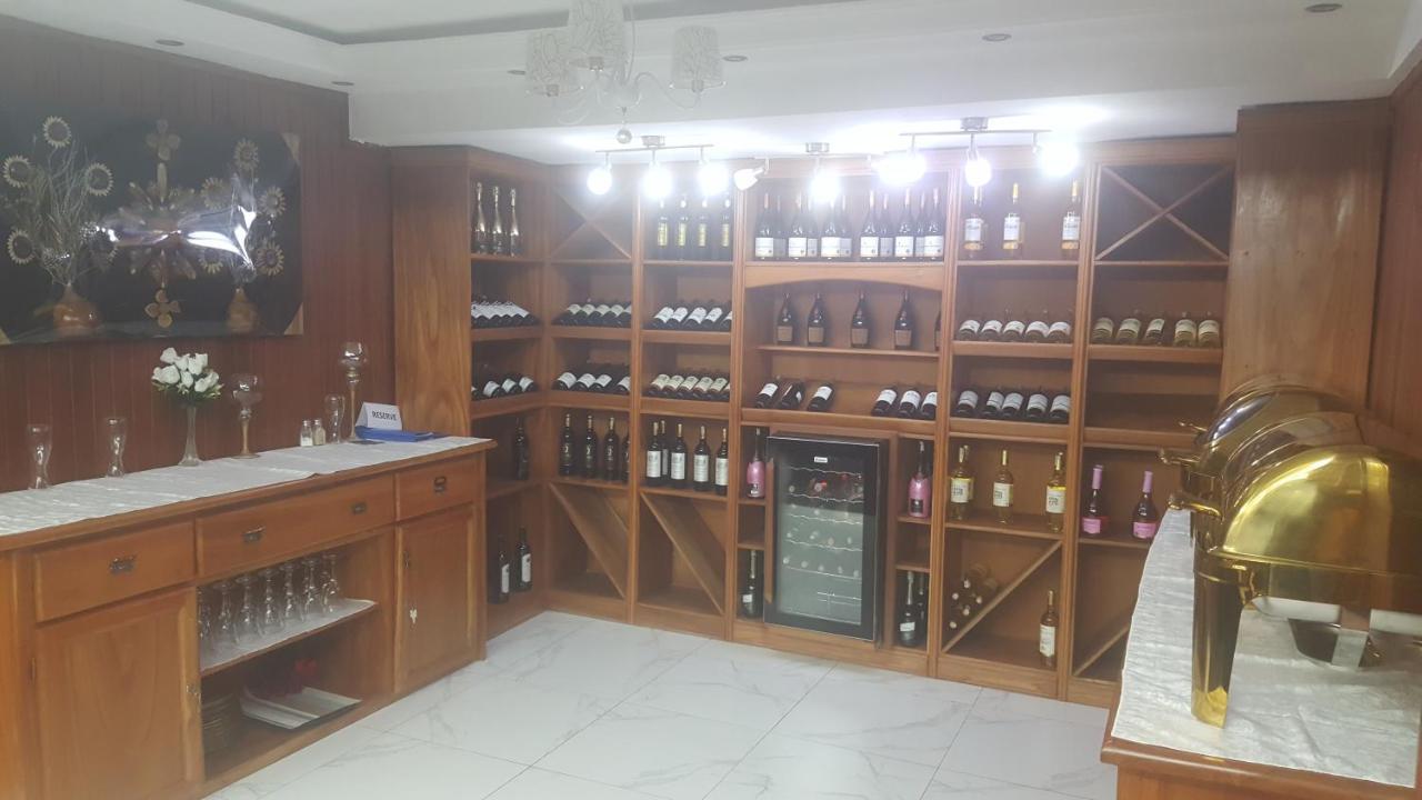 Yaoundé Residences Hotelieres Micheline Et Emile Bastos מראה חיצוני תמונה
