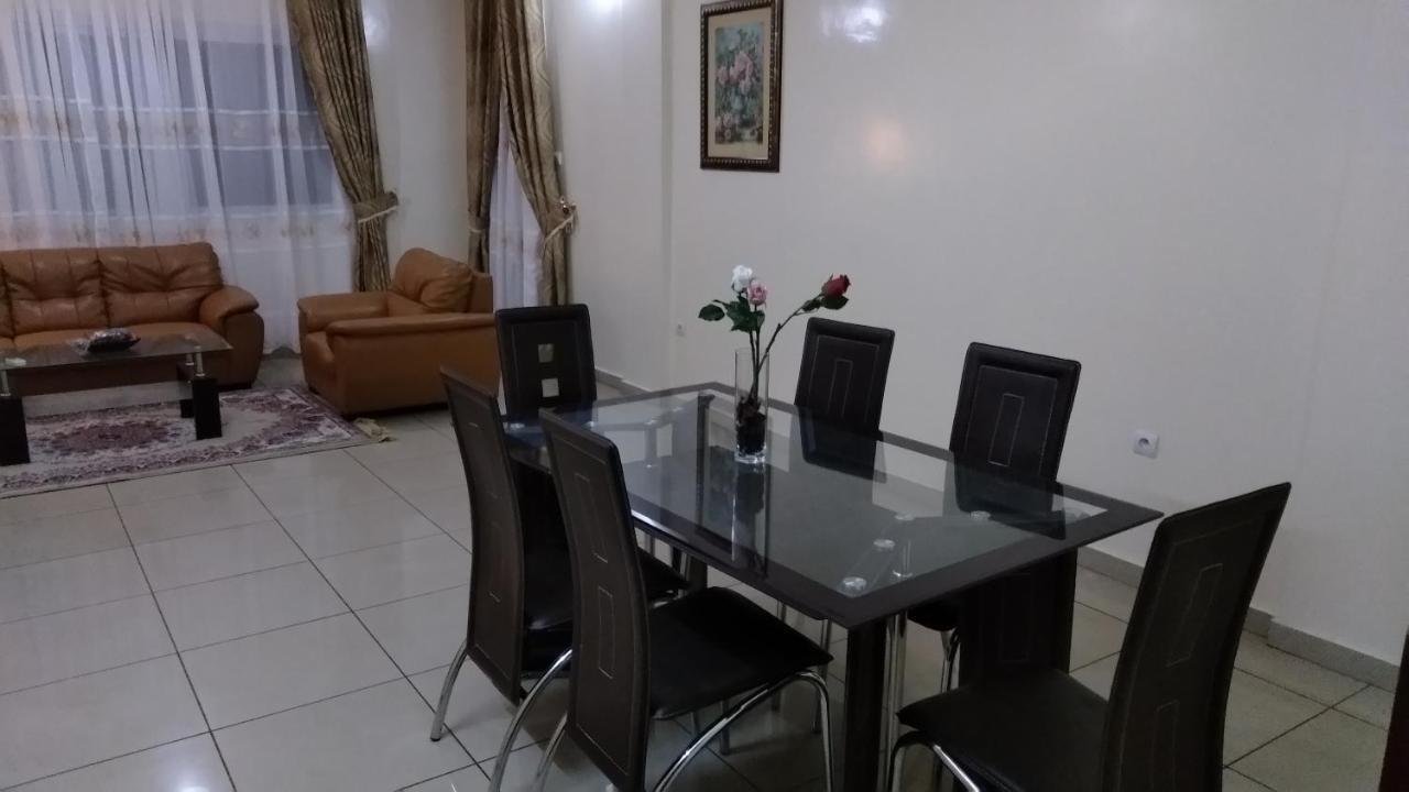 Yaoundé Residences Hotelieres Micheline Et Emile Bastos מראה חיצוני תמונה
