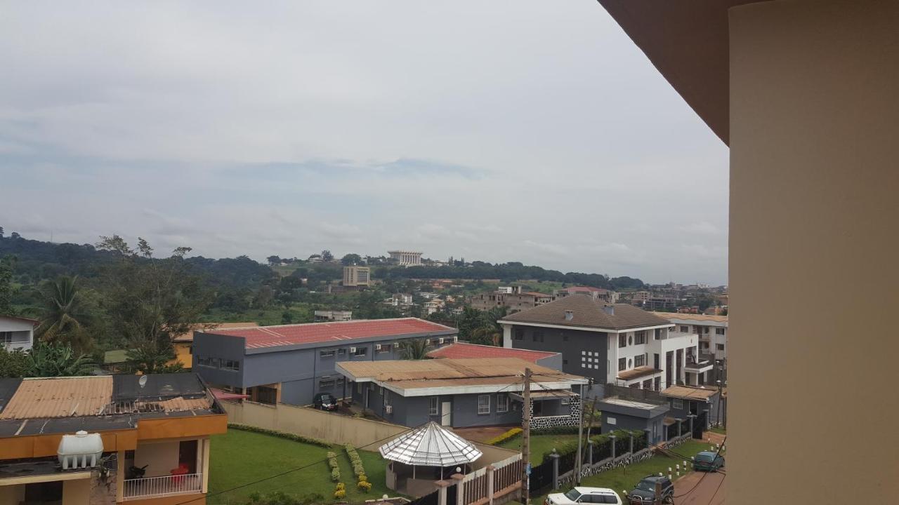 Yaoundé Residences Hotelieres Micheline Et Emile Bastos מראה חיצוני תמונה