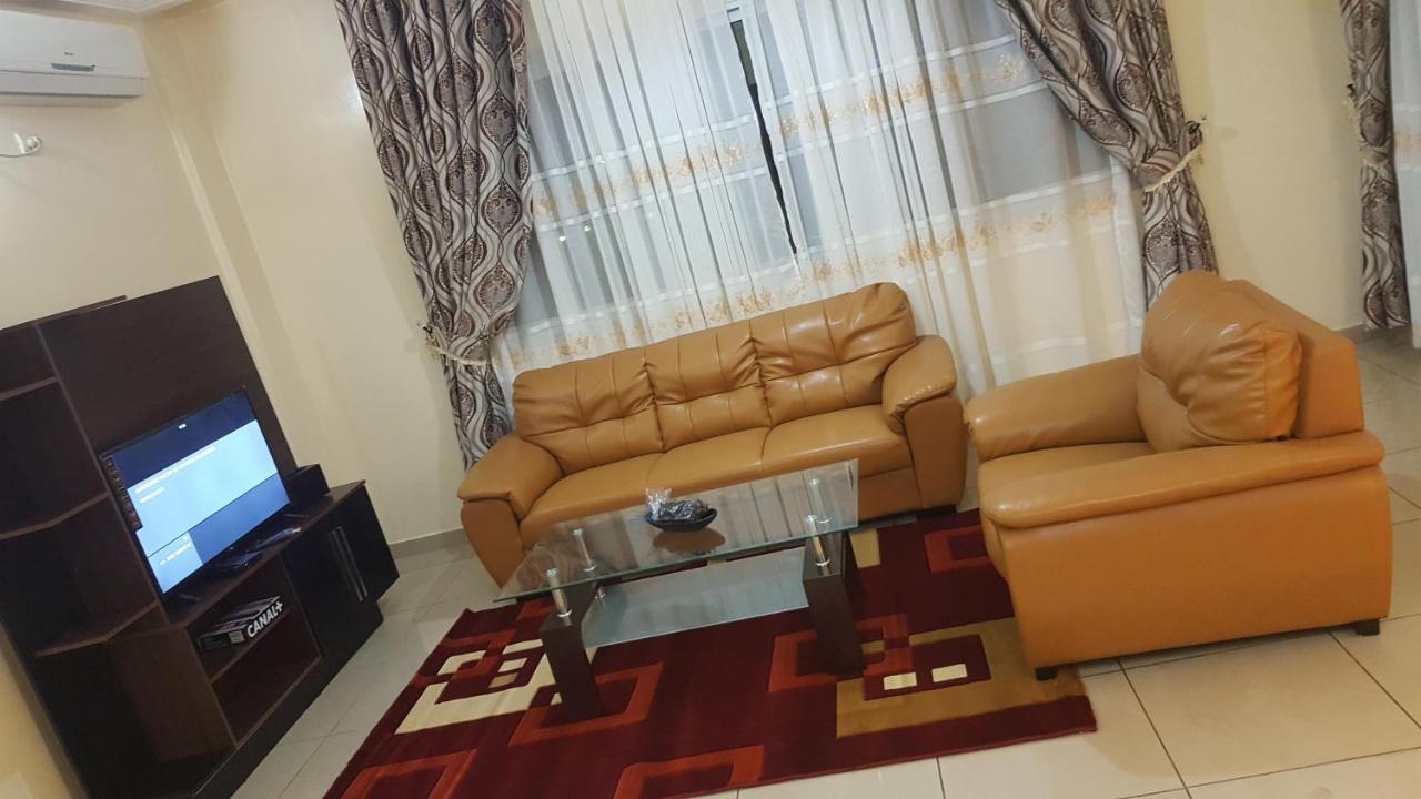 Yaoundé Residences Hotelieres Micheline Et Emile Bastos מראה חיצוני תמונה