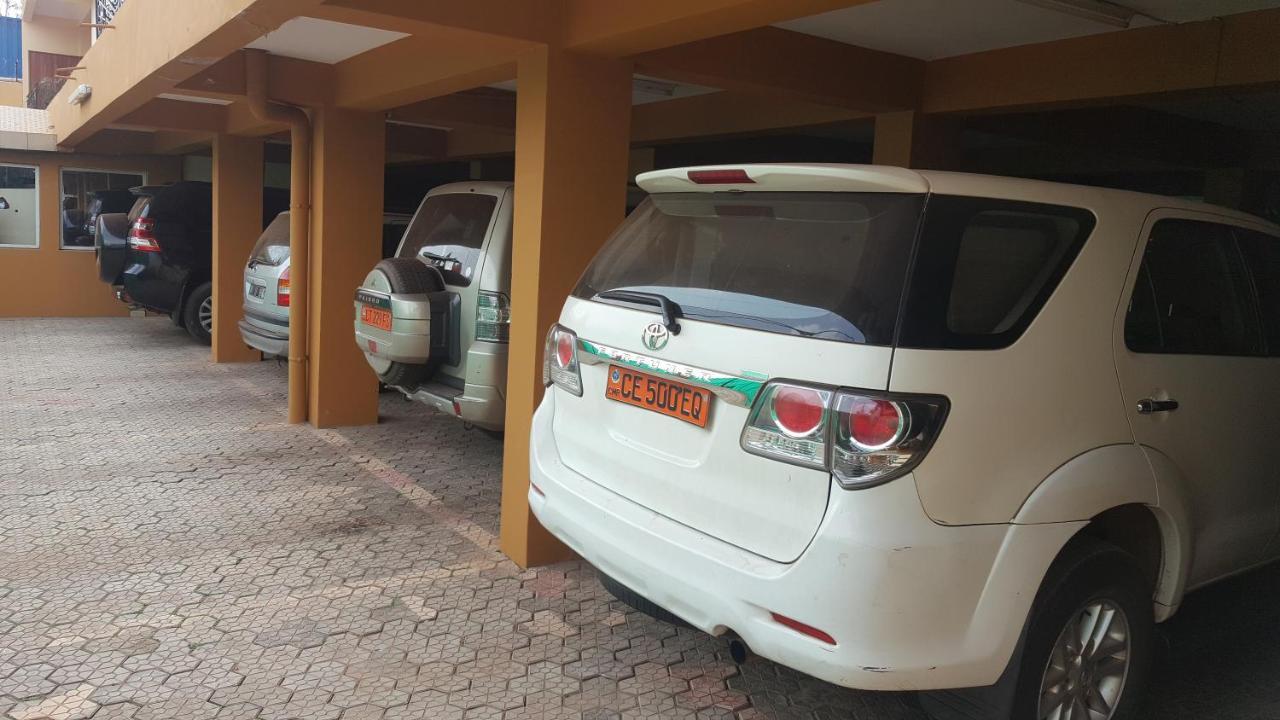 Yaoundé Residences Hotelieres Micheline Et Emile Bastos מראה חיצוני תמונה