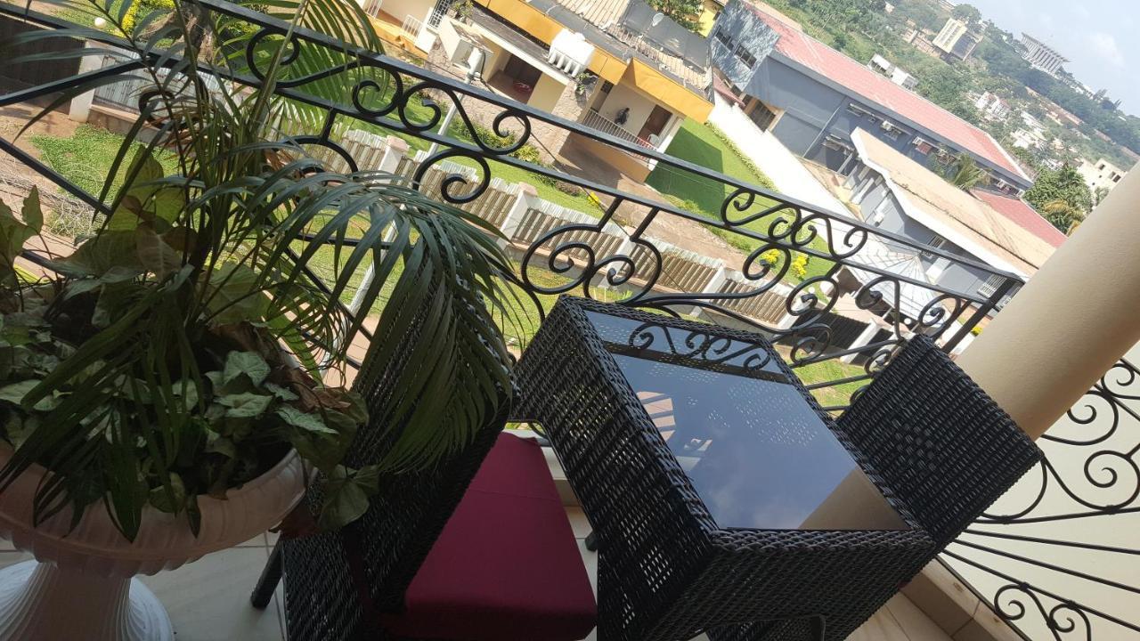Yaoundé Residences Hotelieres Micheline Et Emile Bastos מראה חיצוני תמונה